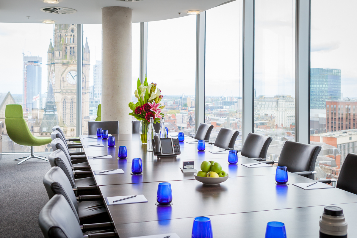 Meeting Room Layouts How To Choose The Best Setup For Your Meeting   Manchester City Centre Meeting Room 1 